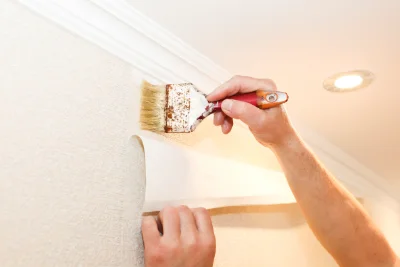 Pose de papier peint à Nesles-la-Vallée — revêtements muraux et toiles de verre